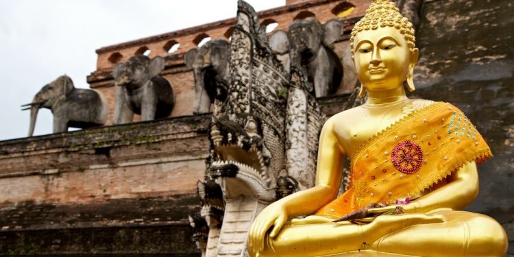 wat chedi luang