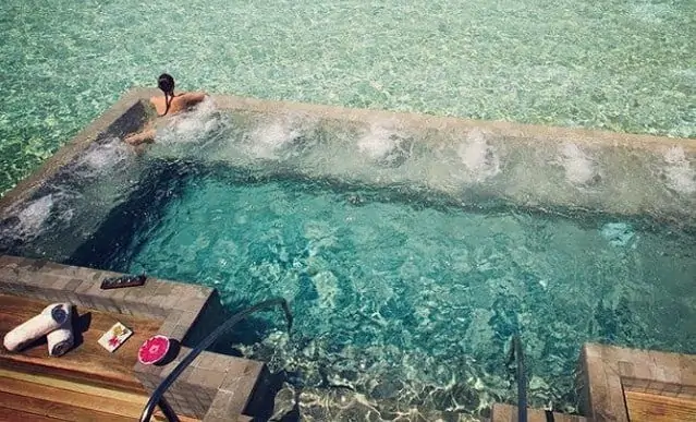 Velassaru maldives pool