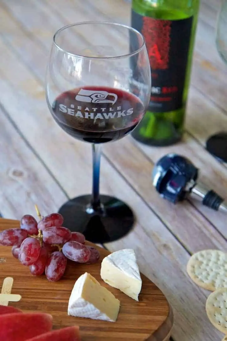 seahawks wine glass