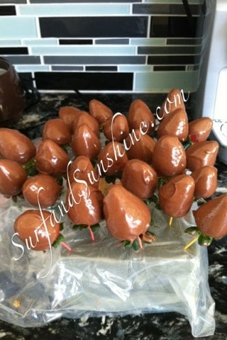 How to Make Chocolate Covered Football Strawberries for Superbowl Football Chocolate Covered Strawberries