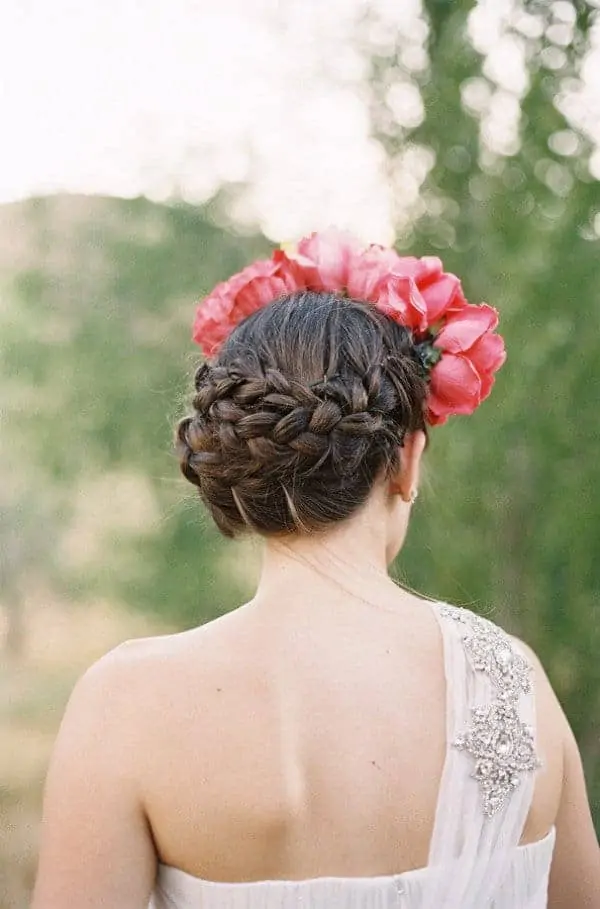 wedding-hairstyles-with-flowers