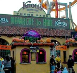 Knott’s Scary Farm: Scream Your Way Thru 160 Acres of Halloween Horror