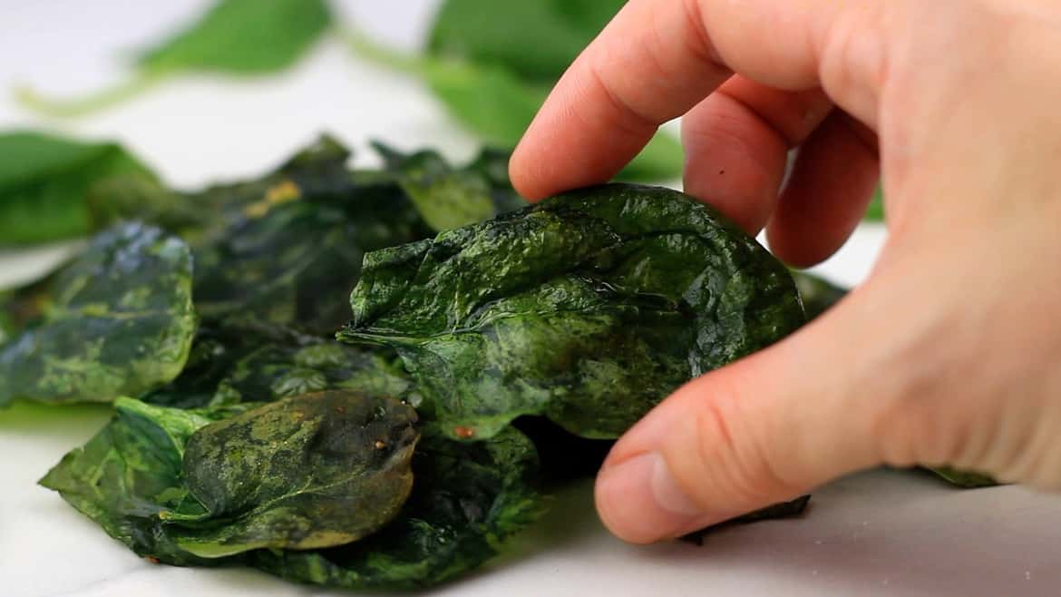 The BEST Baked Garlic Spinach Chips Recipe