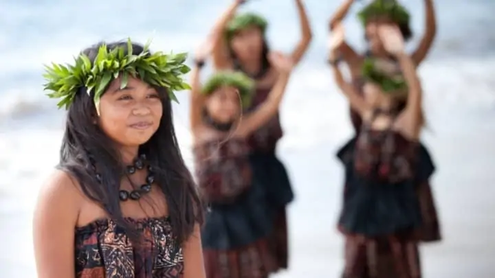 polynesian dance girls