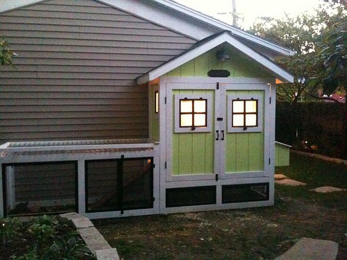 Narrow chicken coop with fenced in area Free DIY Chicken Coop Plans