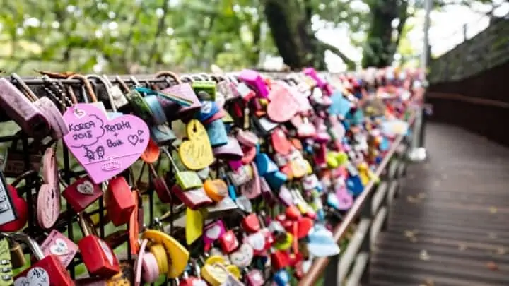 N Seoul Tower, Namsang Park love locks