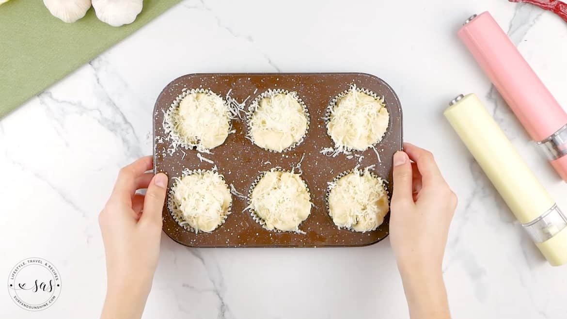 Cheddar Garlic Monkey Bread Muffins