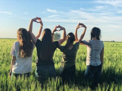 teens making hearts 1