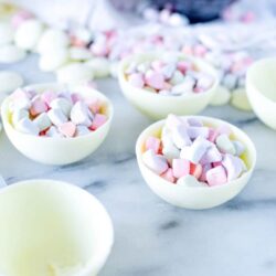 DIY Hot Chocolate Bombs: Pot of Gold White Chocolate Bomb Recipe