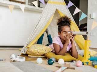 pretend play - - 4 Ways to Encourage Imaginative Play