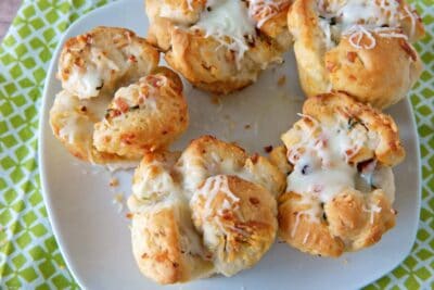 mini cheesy garlic and bacon pull apart bread recipe