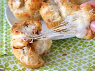 mini cheesy garlic and bacon pull apart bread recipe