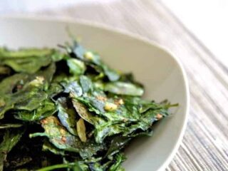 The BEST Baked Garlic Spinach Chips Recipe
