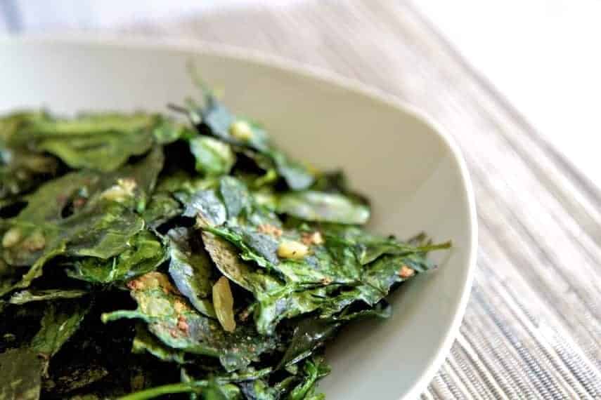 The BEST Baked Garlic Spinach Chips Recipe
