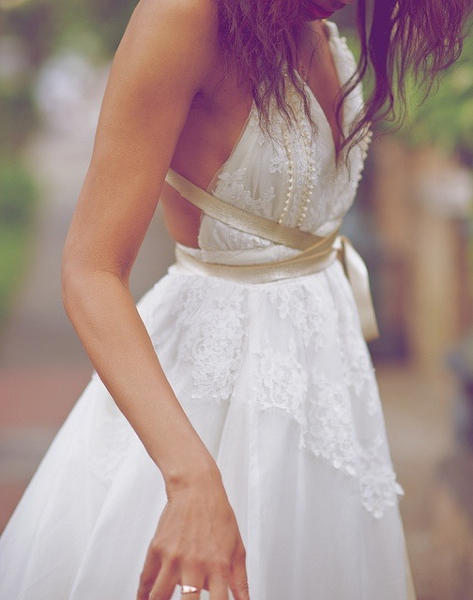 backless wedding dress